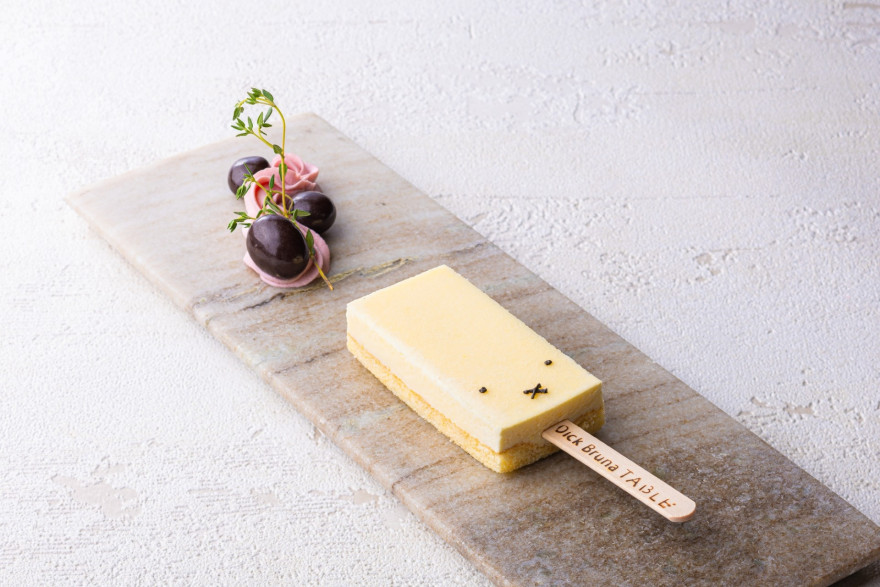 写真③神戸ポートタワー × Dick Bruna TABLE × VIEW BAR コラボレーションスイーツプレート